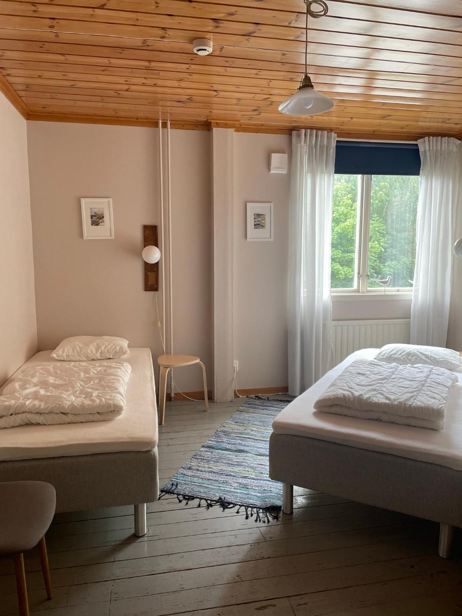 Kustnaera Vandrarhem Hamburgsund Cameră foto