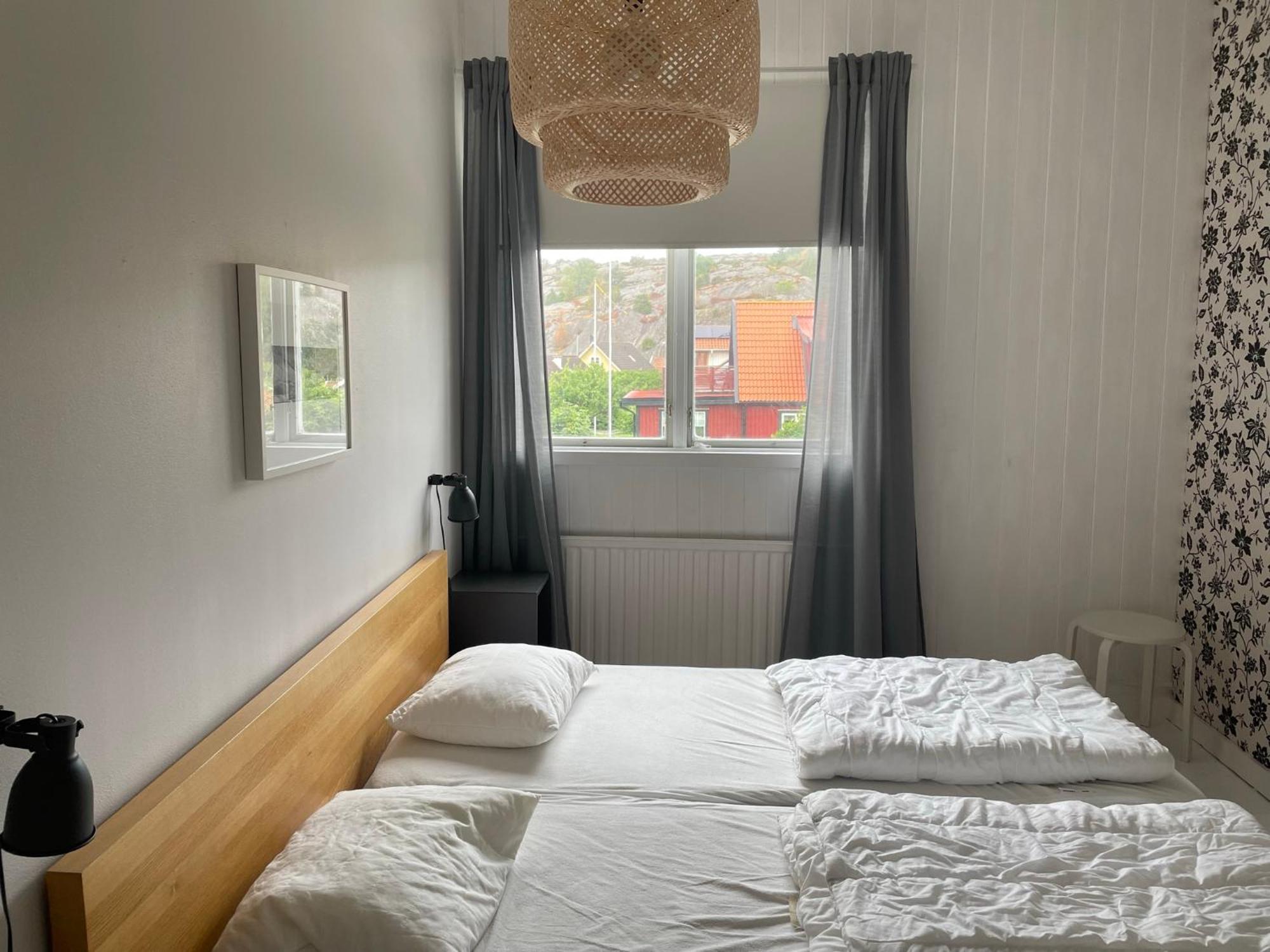 Kustnaera Vandrarhem Hamburgsund Cameră foto