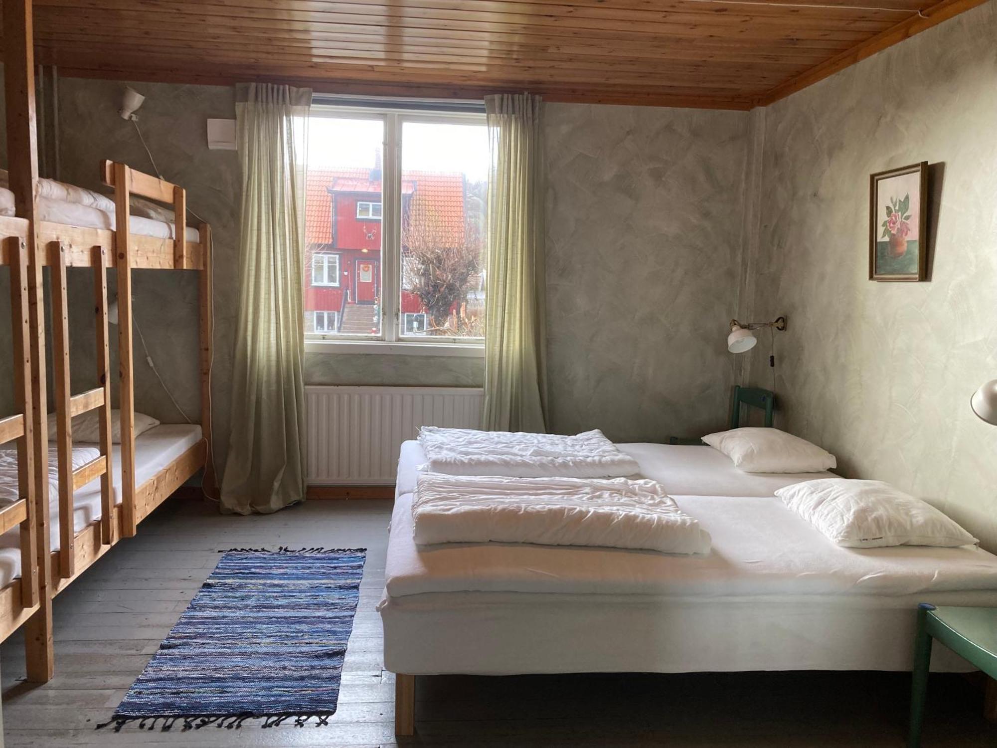 Kustnaera Vandrarhem Hamburgsund Cameră foto